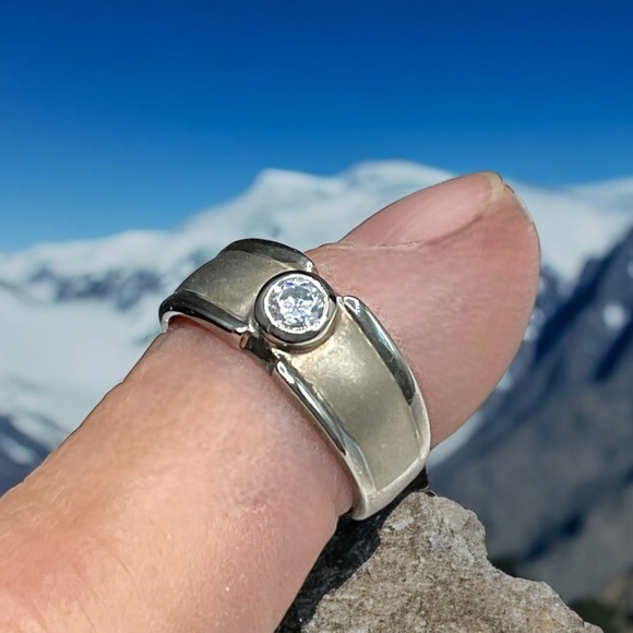 🌺Vintage Sterling & Brushed Gold CZ Ring - Picture 10 of 12